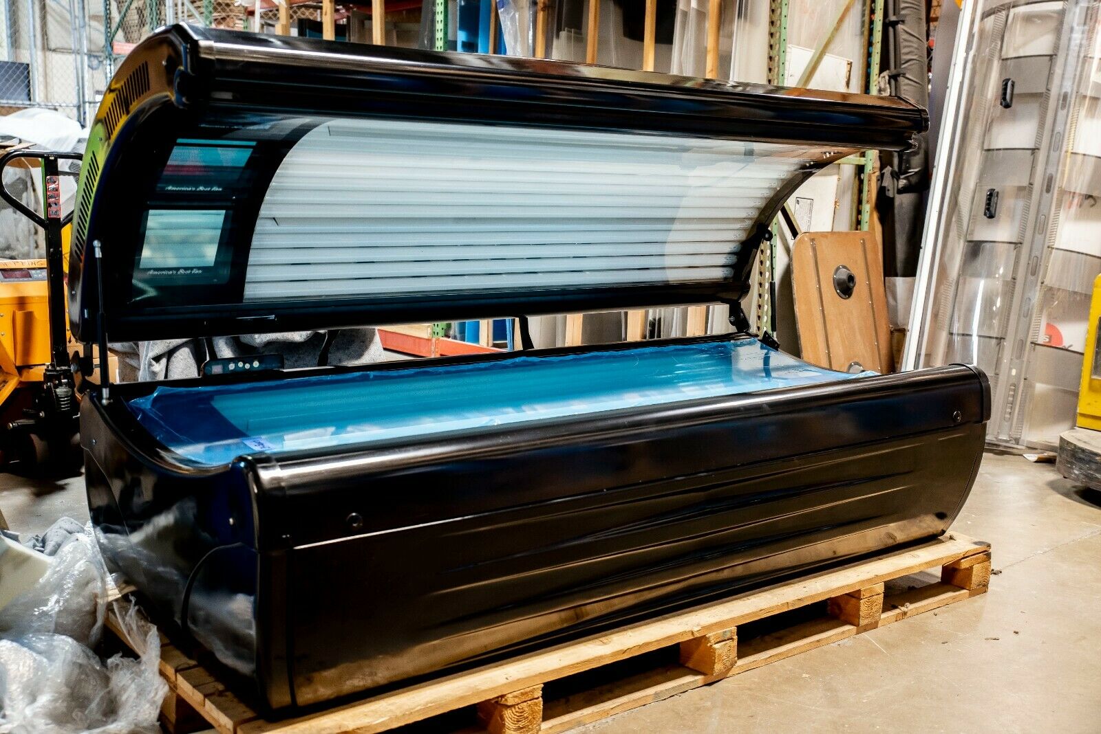 Tanning Bed Heartland Ovation 134/3 - Pre-owned