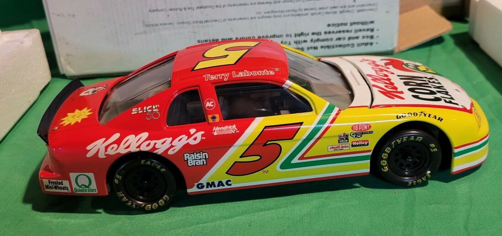 Nascar #5 Terry Labonte Kellogg's Chevrolet Monte Carlo Part No 01369073